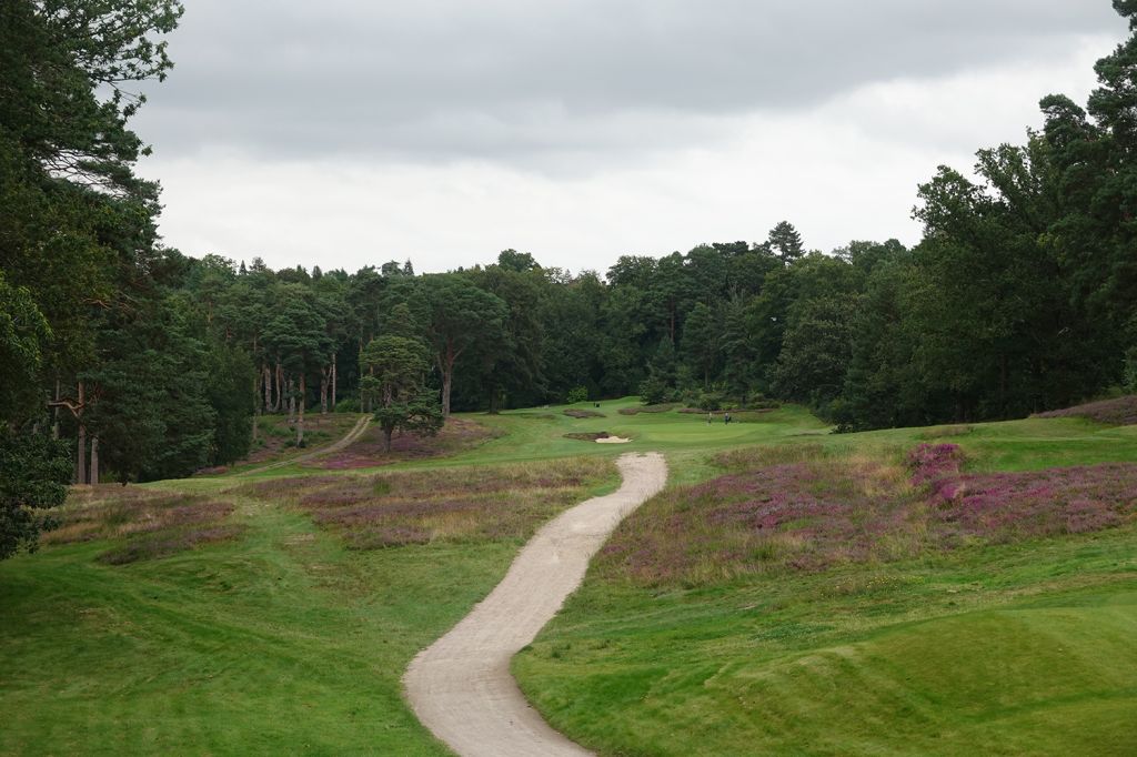 2nd Hole at St. Georges Hill (Red & Blue) (458 Yard Par 4)